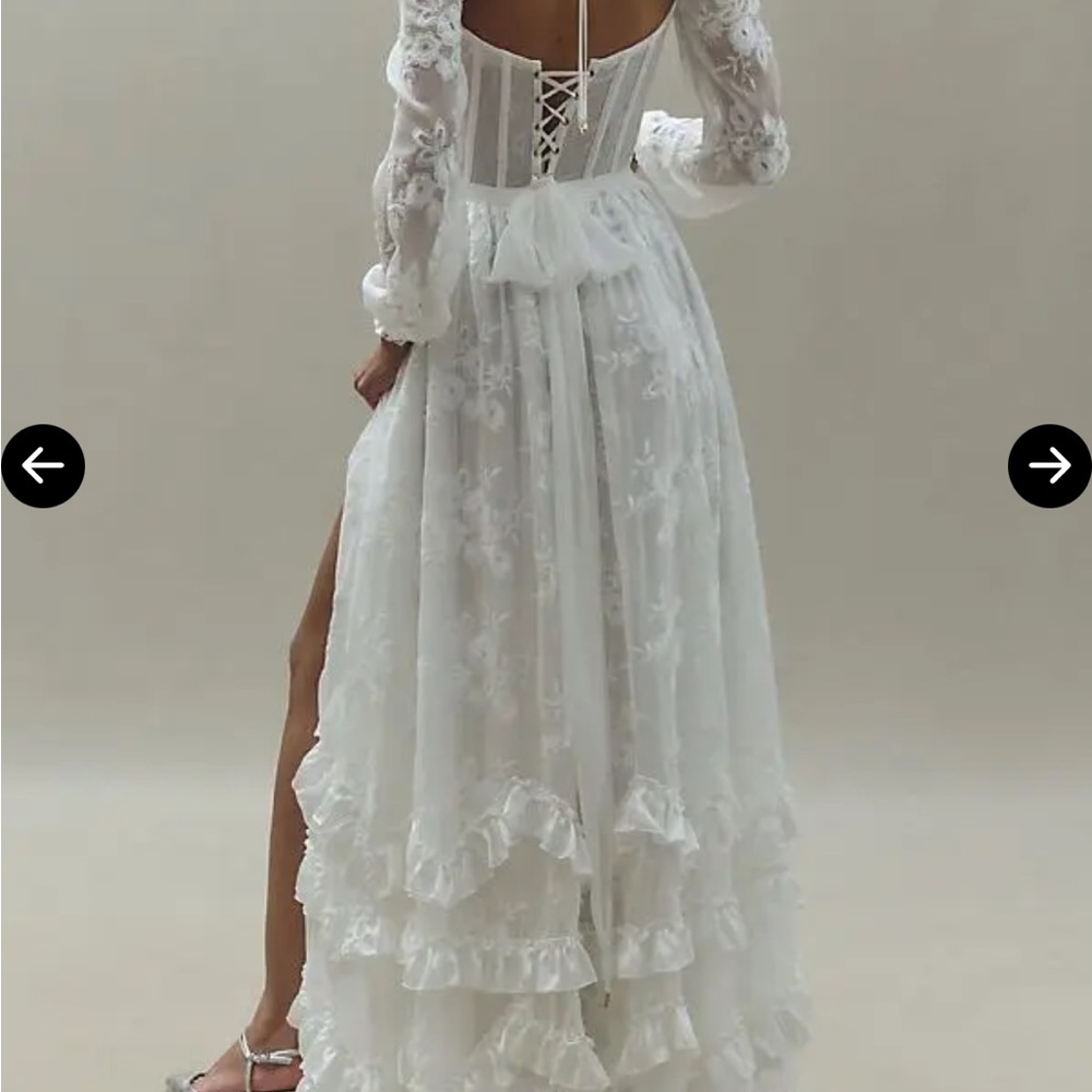 V. Chapman Ivory Lace Corset Dress - Picture 8 of 9